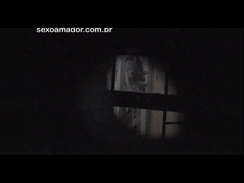 ❤️ Blondie ezkutuan grabatzen du auzoko voyeur batek adreilu hutsen atzean ezkutatuta ❤ Porno gurean eu.loanworld.top